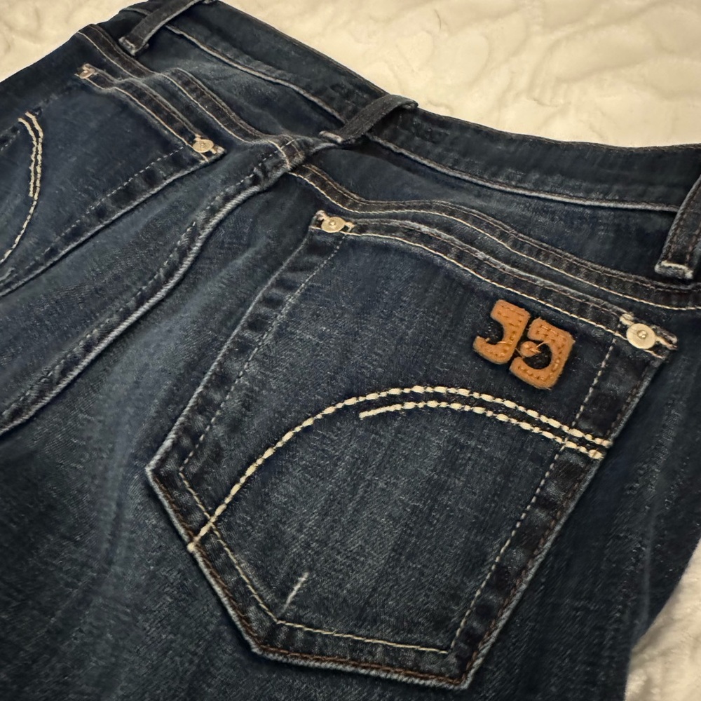 Joe’s Jeans Socialite Kicker Cropped Jeans. Size 28